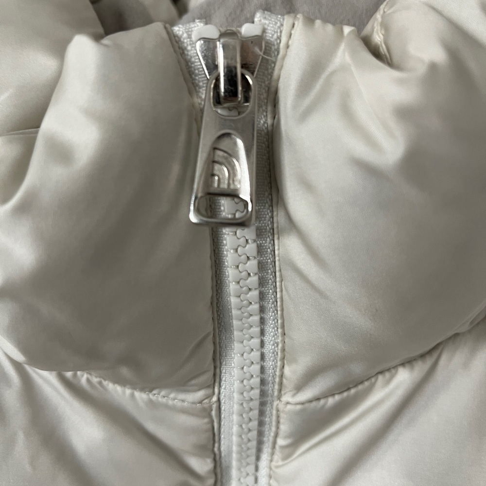 The North Face women’s cream 550 down filled parka size Small - Picture 6 of 15